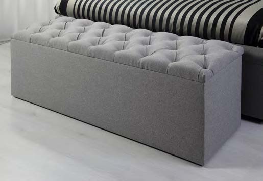 Coffre de bout de lit capitonné